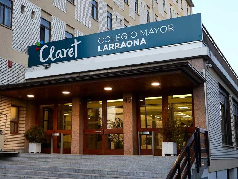 Albergue Residencia Larraona بنبلونة المظهر الخارجي الصورة