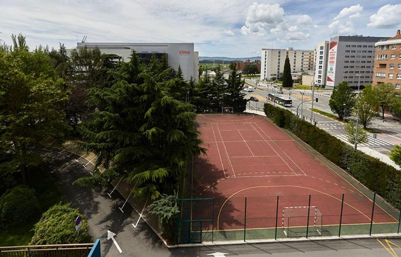 Albergue Residencia Larraona بنبلونة المظهر الخارجي الصورة